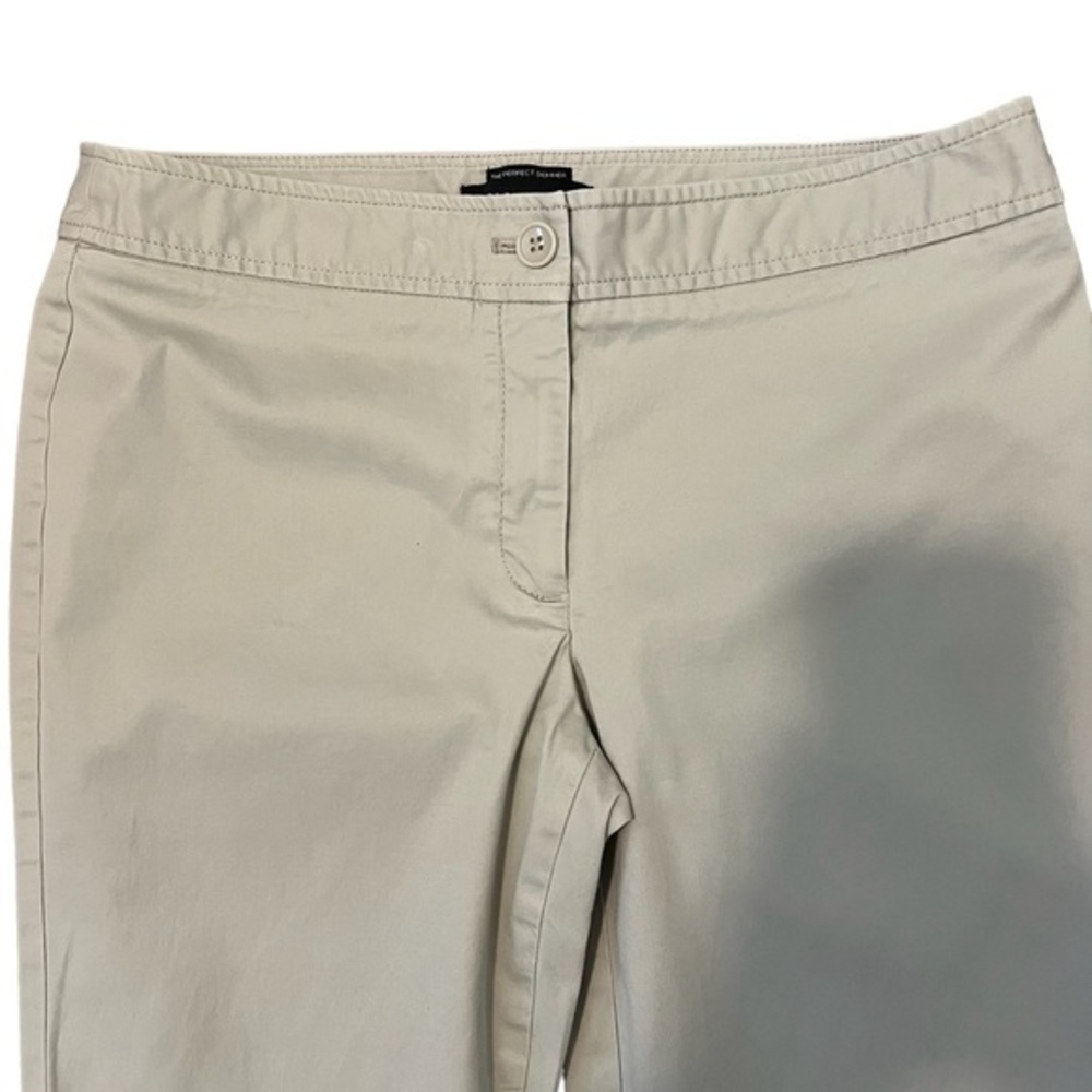 Talbots Vintage The Perfect Skimmer, Capris Pants, size 8P in Khaki color.